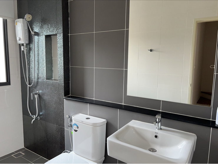 รูป H1001🔥ให้เช่า 📍Baan Klang Muang Watcharapol 📍(บ้านกลางเมือง วัชรพล) ทาวน์โฮม 3 ชั้น เพดานสูง หน้าบ้านไม่ชนใคร ตกแต่งสวยพรีเมี่ยม พร้อมอยู่ - รูปที่ 10/15