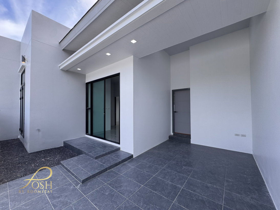 รูป ทาวน์โฮมชั้นเดียวสร้างใหม่ ทรงหน้ากว้าง สไตล์ Modern ออกแบบเรียบง่าย โปร่ง ทำเลตรงข้ามเทศบาลป่าคลอก Nicha Home เพียง 6 ยูนิตเท่านั้น - รูปที่ 9/27