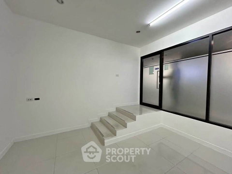 200m From MRT Bang Yi Khan | 1-BR Thana Astoria Pinklao (ID 3173256)