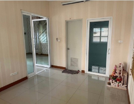 รูป ให้เช่าHome Office ทาวน์โฮม 3 ชั้น หลังมุม โครงการ ลภาวัน 17 ท่าอิฐ ถนนรัตนาธิเบศร์ มีเฟอร์นิเจอร์สำนักงาน เหมาะเป็นสำนักงาน จดบริษัทได้ - รูปที่ 6/9