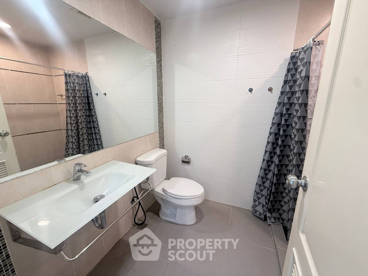 picture Well-Priced 2-BR Condo At Chambers Ramintra, Ram Inthra (ID 386695) - 11/11