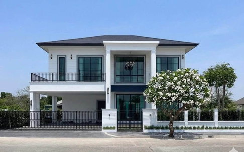 A luxury pool villa for sale,  Don't miss out on this rare opportunity—contact us today to schedule a viewing!