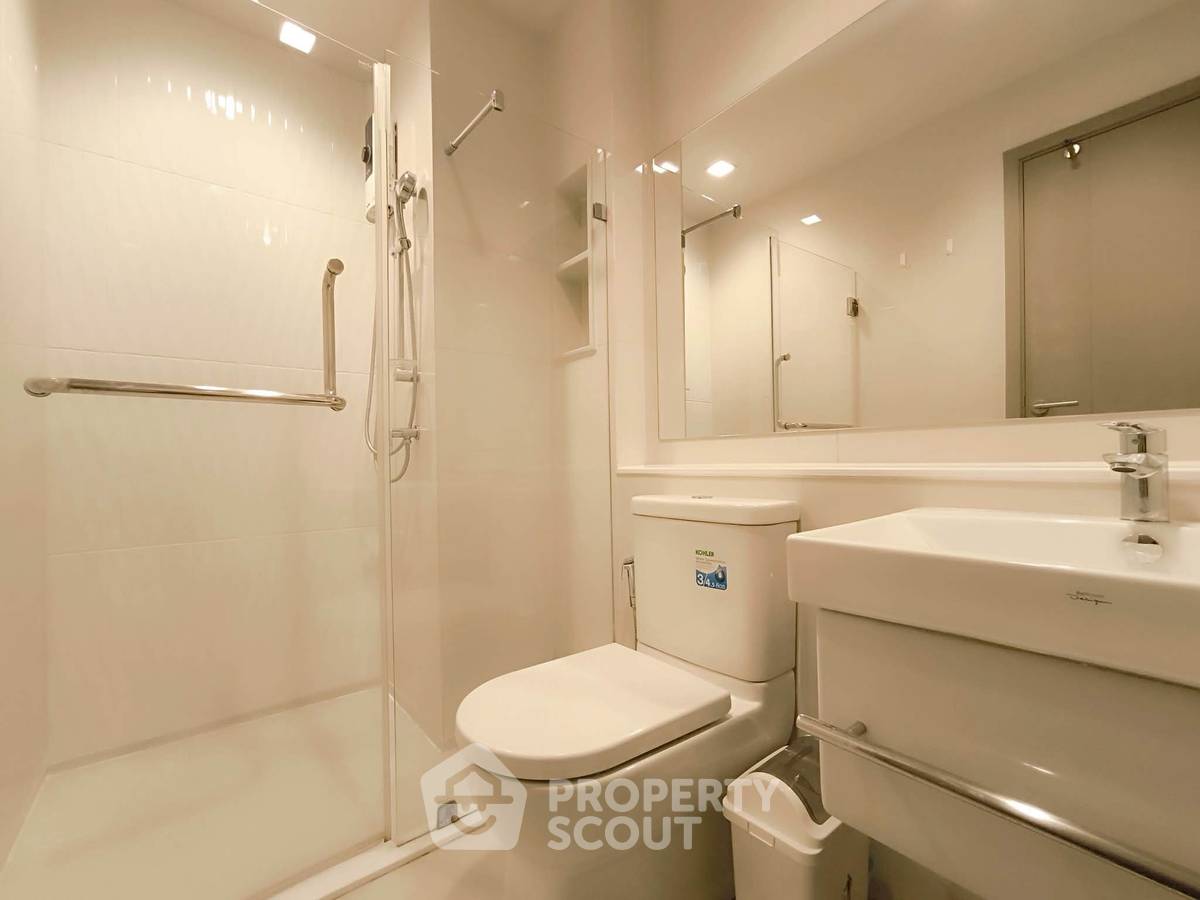 picture 17th-Floor 2-BR Condo At Life Asoke - Rama 9 | MRT Phra Ram 9 (ID 3171655) - 5/12