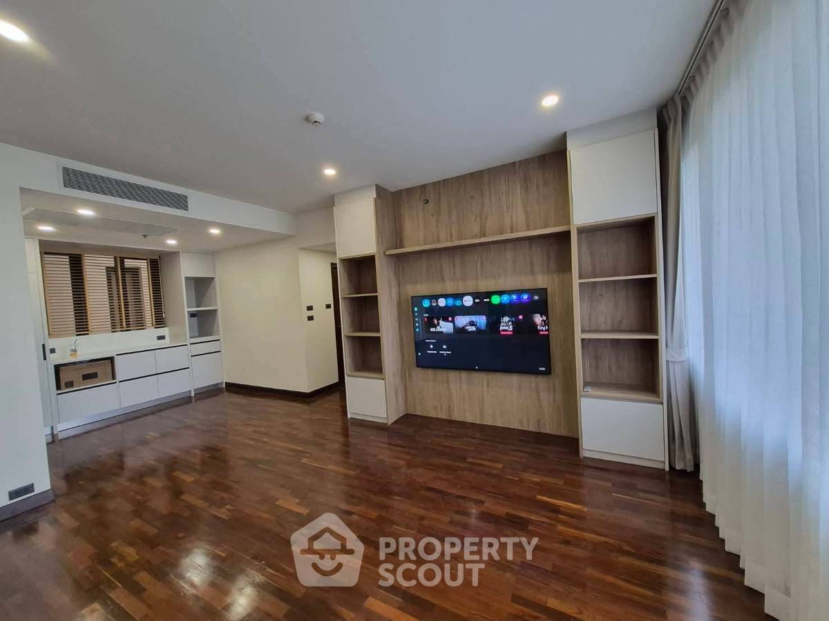 picture 2-BR Condo At Baan Piya Sathorn Near MRT Silom (ID 3173064) - 2/14