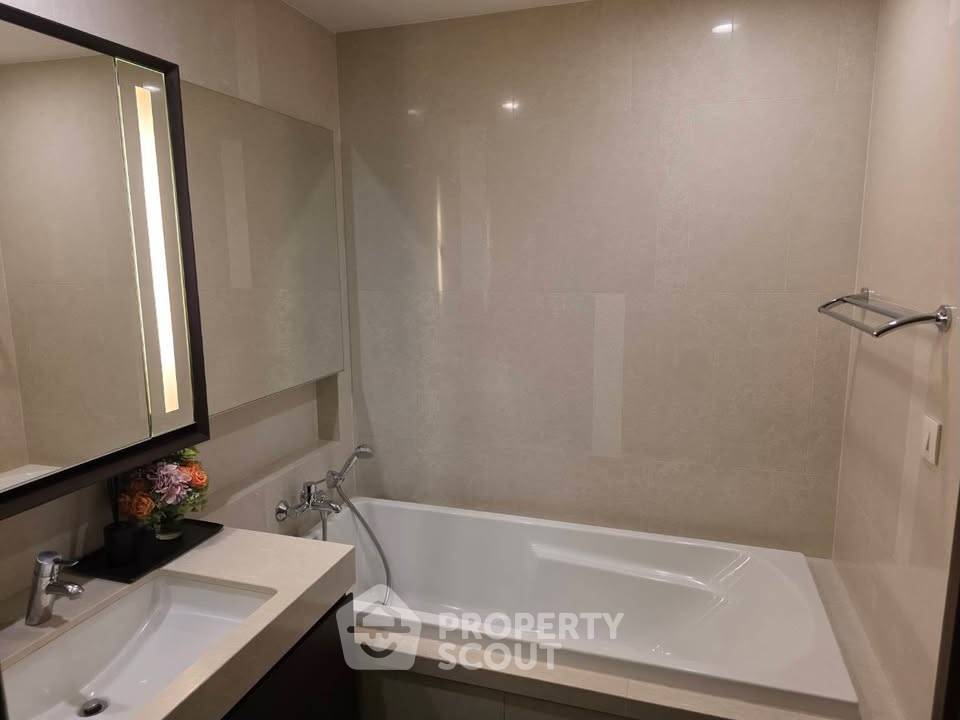 picture 26th-Floor 2-BR Condo At Quattro By Sansiri, BTS Thong Lor (ID 2878539) - 8/10