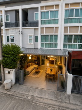 MRT Rat Phatthana 1.6 km., 4 bathrooms, 21 sq m., Soi Miss Teen, 5 bedrooms, 3-story townhome, 187 sq m., built-in furniture and complete electrical