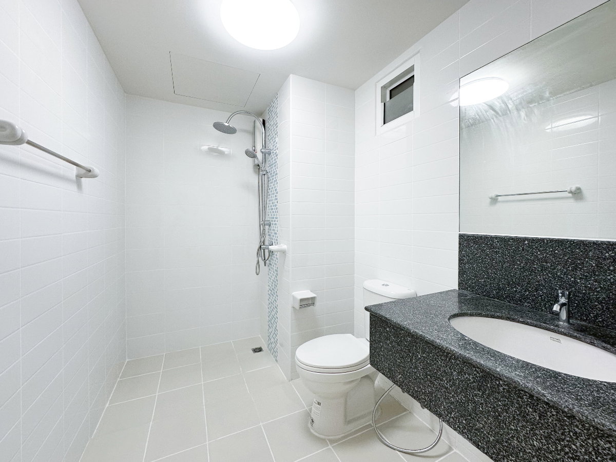 picture Large room for sale, newly renovated, near BTS Wutthakat - 17/18
