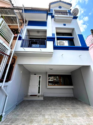 Townhouses for rent Bangkok : Townhome for rent, 3.5 floors, Baan Klang Muang. Ratchada-Mengjai 1, ready to move in (TH6925)