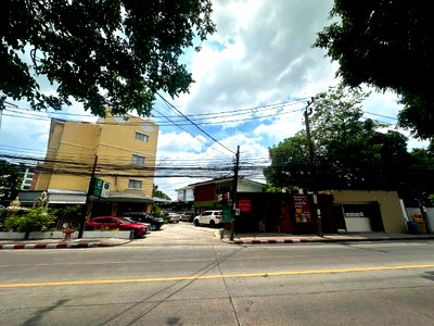 กิจการ ซอยเสนา : คุ้มสุด ขายอพาร์ทเมนท์โชคชัยสี่ ลาดพร้าว ที่ดิน 280ตร.ว ใกล้ Big C 350 ม. รถไฟฟ้าMRT โชคชัย4 750ม. โรงพยาบาลเปาโล เซ็นทรัลอีสวิลล์ คนเช่าเต็มตลอด