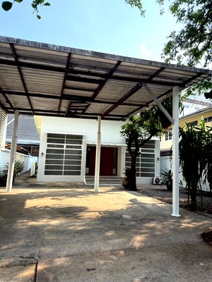 เช่าบ้านเดี่ยว BTS อุดมสุข : P0841/[ให้เช่า] บ้านเดี่ยวชั้นเดียว Pet-Friendly ใจกลางทองหล่อ