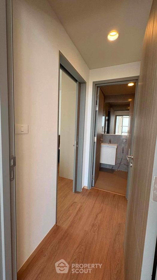 picture Two-Bedroom Condo At The Issara Sathorn In Sathon (ID 3171805) - 6/22