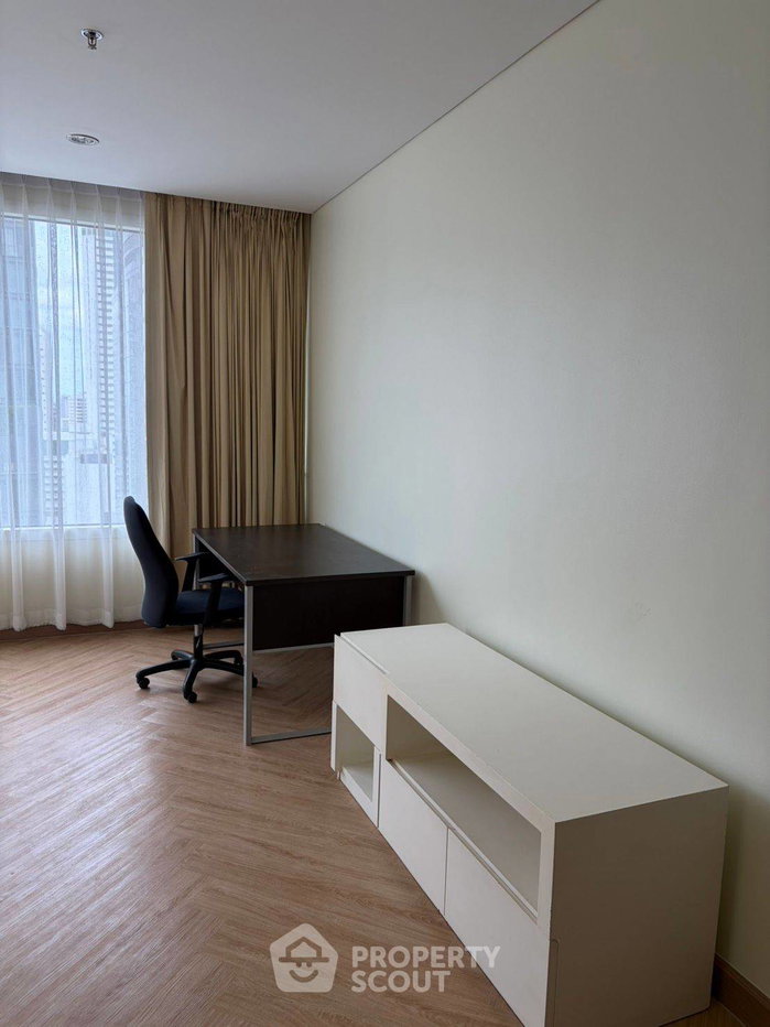 picture 200m To MRT Silom | 3-BR | The Royal Saladaeng Condominium (ID 3173220) - 11/15