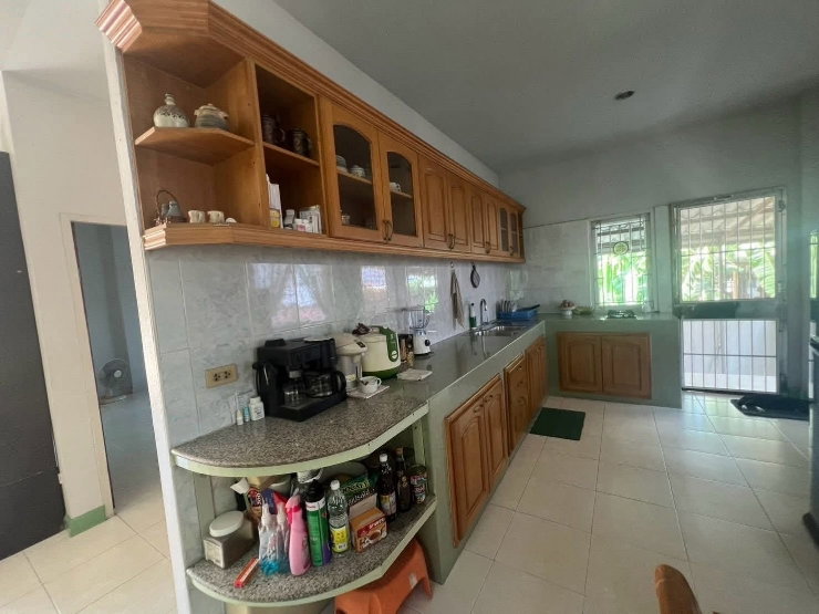 picture An affordable detached house located near the city center. - 15/17