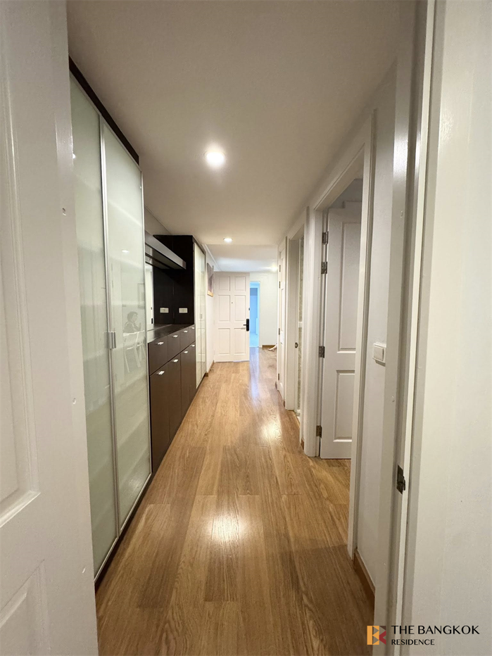 picture Wattana Suite - 1/10