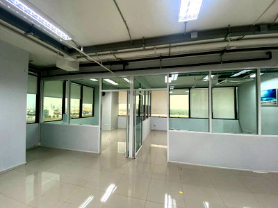 เช่าสำนักงาน กรมศุลกากร : ให้เช่า SSP Tower 2 พื้นที่ 217.12 ตร.ม. ติดตั้งระบบปรับอากาศและไฟส่องสว่างเรียบร้อยแล้ว เห็นทั้งวิวแม่น้ำเจ้าพระยาและวิวเมือง สนใจติดต่อ