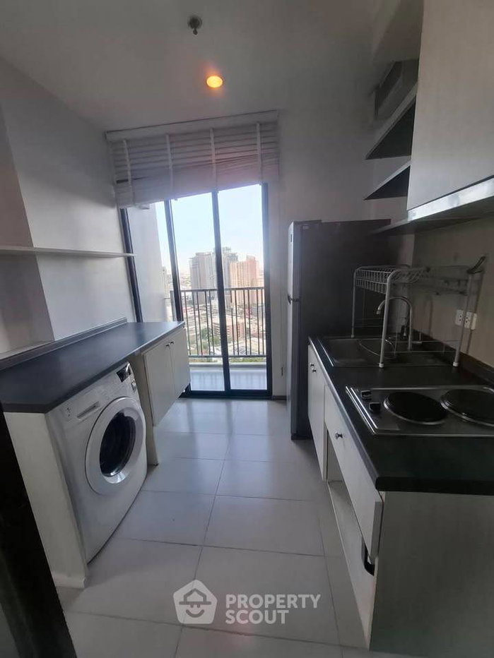 picture 20th-Floor 2-BR Condo At The Base Park West Near BTS On Nut (ID 3179969) - 4/12