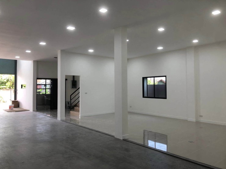 รูป     โกดังลำลูกกาคลอง 4 ขาย 6.5 ล้าน พื้นที่ใช้สอย 650 ตร.ม. ใช้งานได้ 3 ฟังก์ชัน - รูปที่ 2/12