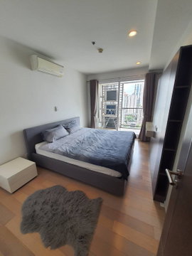 🏙️✨ FOR RENT: 15 Sukhumvit Residences  📩 Interested in this room? Screenshot or copy the link and send us via Line for more details & room viewing.  