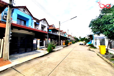 ทาวน์โฮม นครปฐม : ขายทาวน์เฮ้าส์ 18 ตร.ว. กฤษดานคร 26 นครชัยศรี  นครปฐม ห่างถนนเพชรเกษมเพียง 300 เมตร