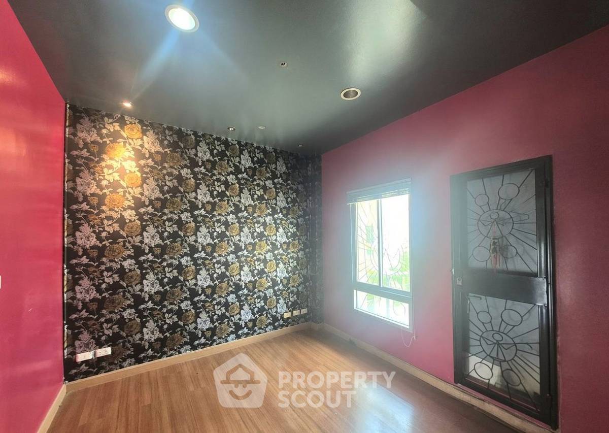 รูป ทาวน์เฮ้าส์ 3 ห้องนอน ขนาด 263 ตร.ม. ขายที่ Baan Klang Muang The Royal Monaco Srinakarin-Pattanakarn (ID 3174612) - รูปที่ 7/12