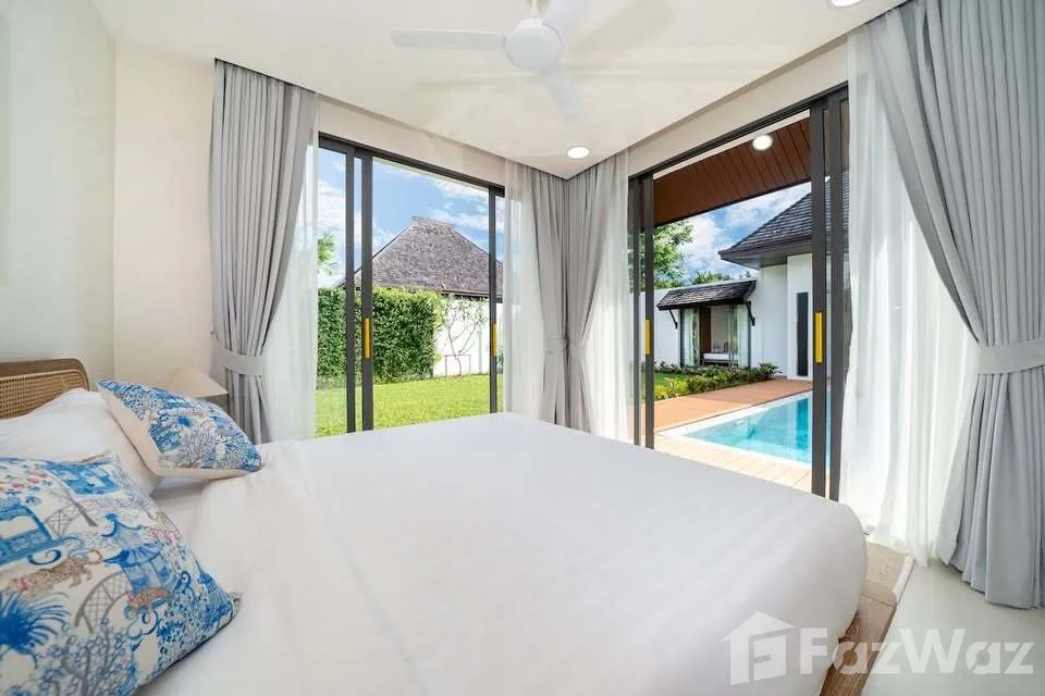 picture Renovated Villa | 3 beds 3 Baths | 10 mins drive to beach 1983021 - 8/27
