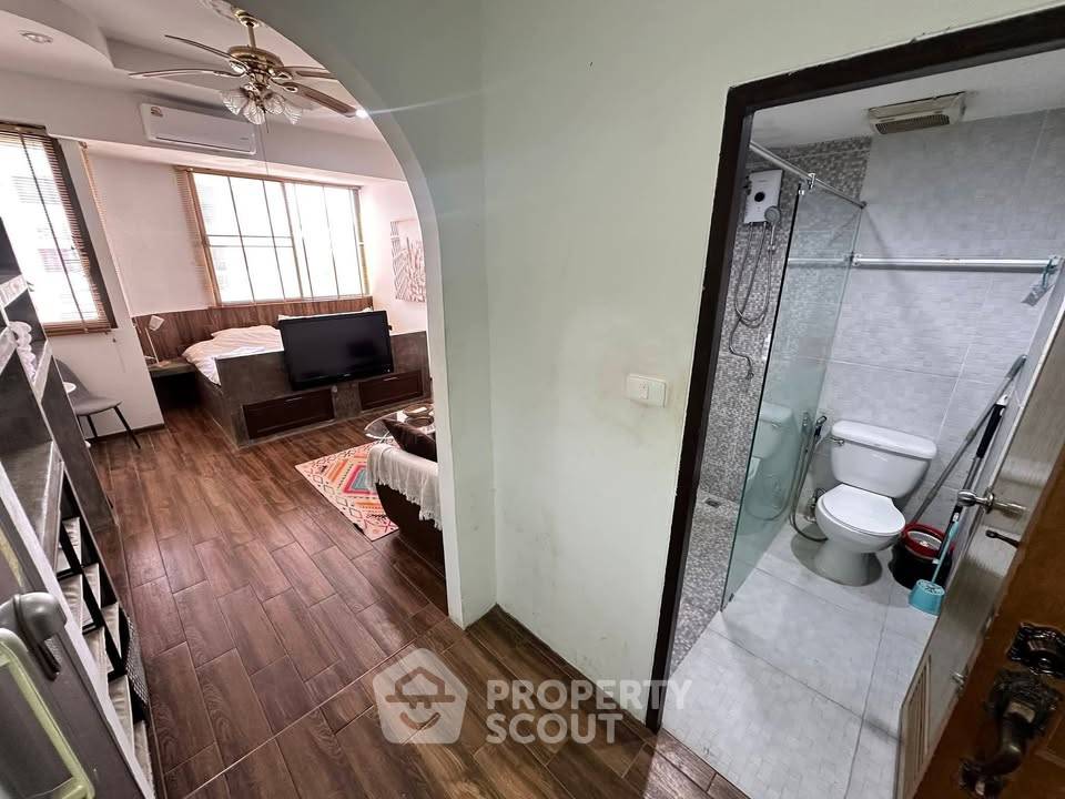 picture 1-BR Condo For Sale At ThepThip Mansion, Phratamnak (ID 3178335) - 3/5