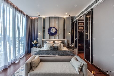 Q1 Sukhumvit Luxury Condo at Special Price near BTS Nana