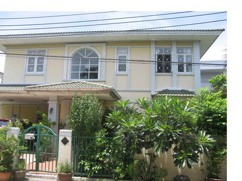 Sell Ban Ladprao 1 Yothinpattana Ekkamai Ramintra Road 13.5mil (50k per month) behind ChiC CDC