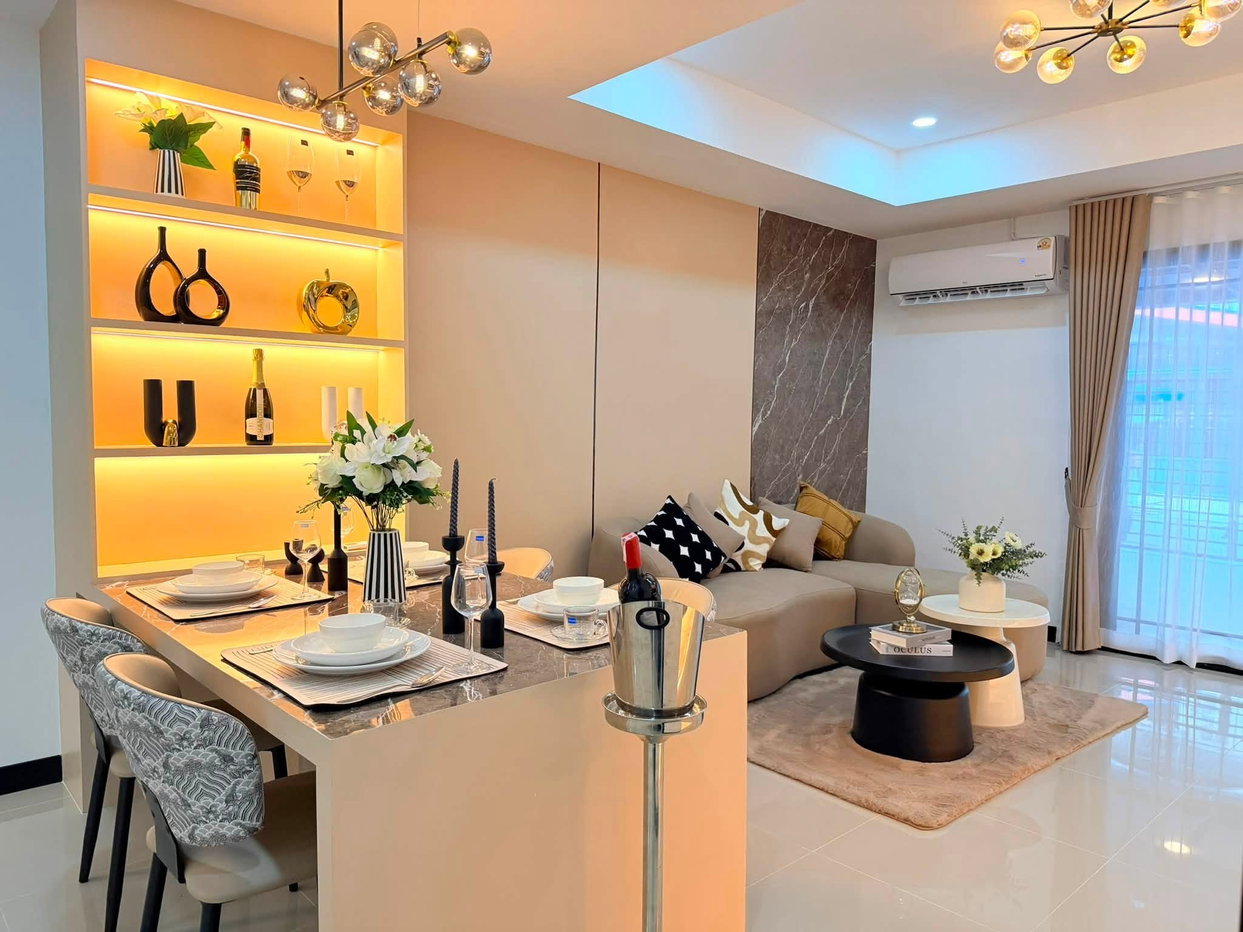 picture Modern Townhouse for Sale Jomtien Pattaya - 6/28