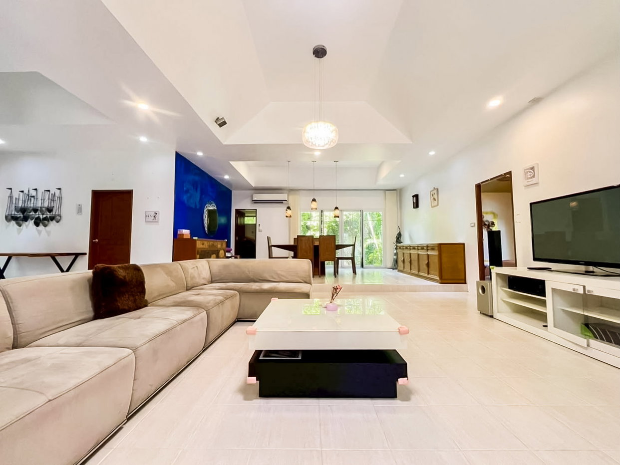 รูป High-End 3 Bedroom Pool Villa for Sale East Pattaya - รูปที่ 6/24