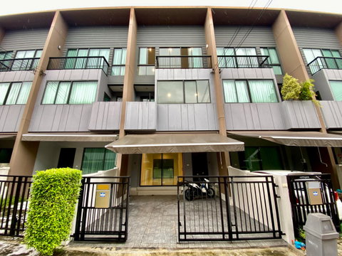 Urgent Sale | Baan Klang Muang Watcharapol Priced Below Market Value | Brand-New Condition | Up to 100% Financing Available