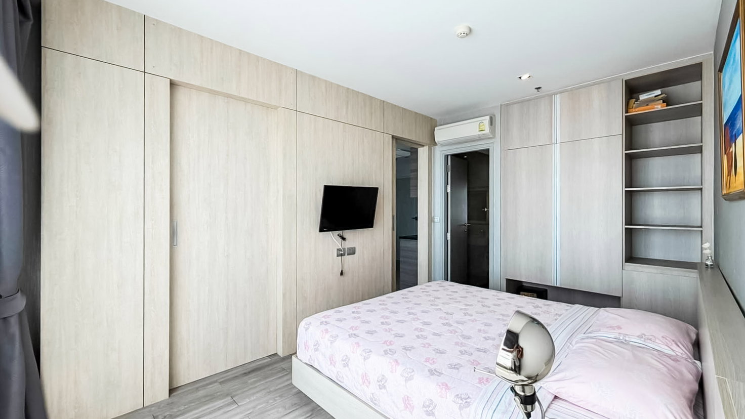 picture 1 Bedroom Beachfront Condo for Sale AERAS Beachfront Jomtien - 8/12