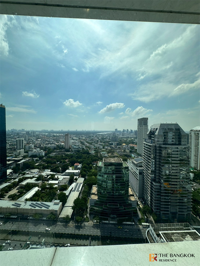 picture Ultimate Luxury Lifestyle with Convenience Saladaeng One near MRT Lumpini Station - 2/10