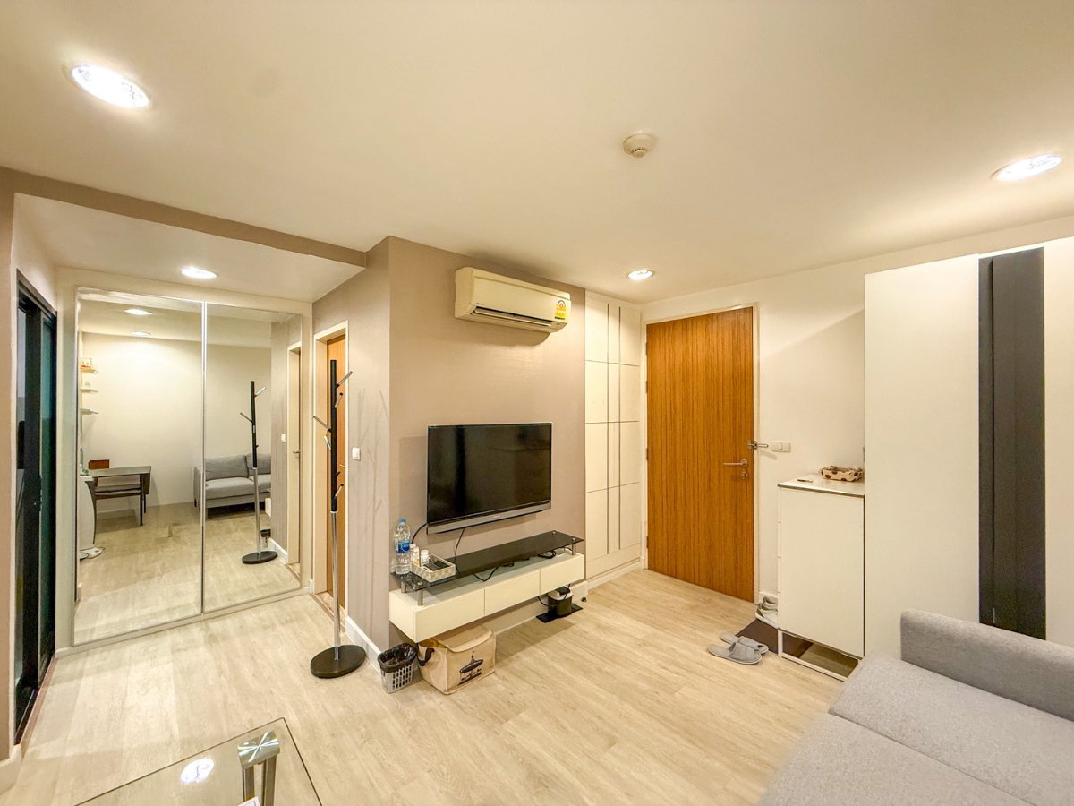 รูป ขายด่วน🔥ซีนิธ เพลซ สุขุมวิท 42 (38 ตร.ม) เพียง 3.8 ล้าน - รูปที่ 1/12
