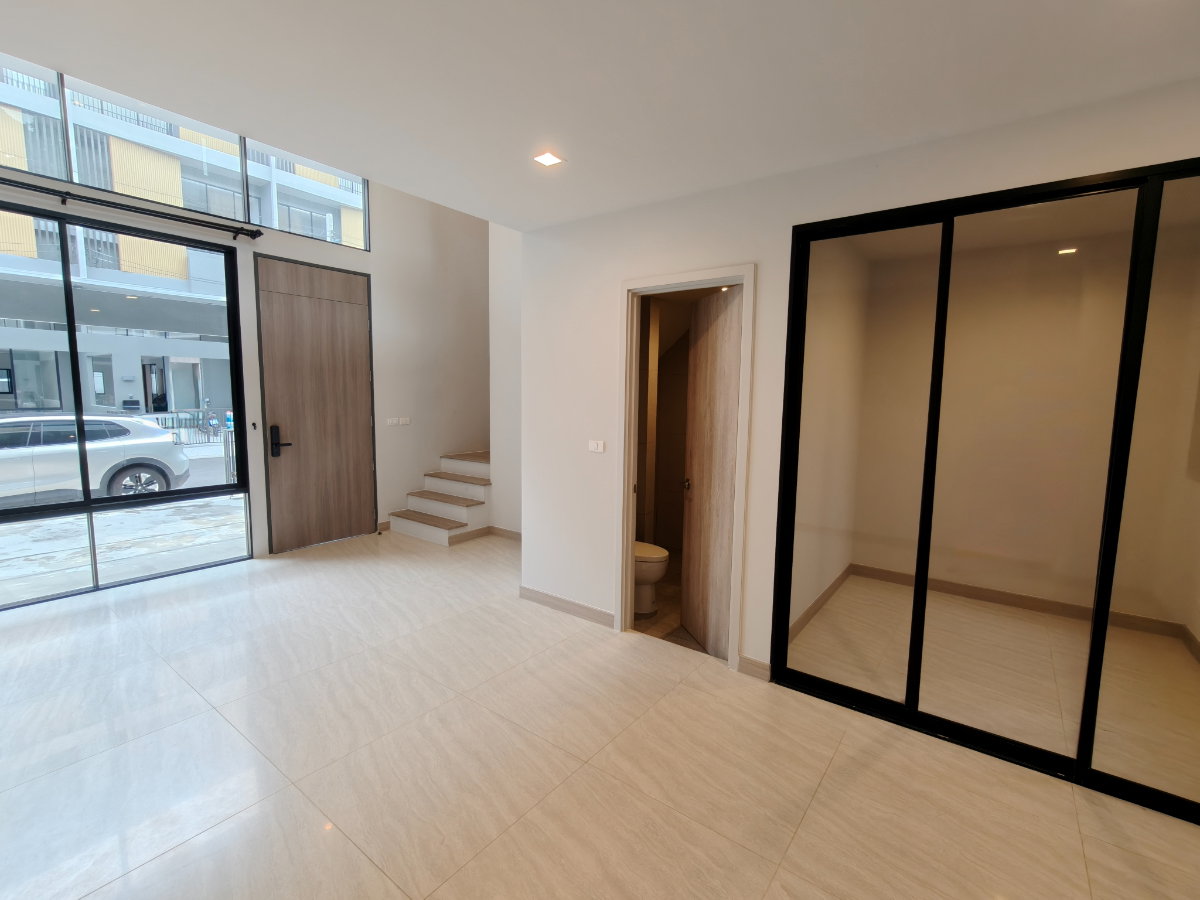 รูป ให้เช่า!! ทาวน์โฮม 3.5 ชั้น โครงการ NUE Cove North ติดถนนราชพฤกษ์ ใกล้เด่นหล้าเพียงไม่กี่ก้าว 🔥 - รูปที่ 4/21