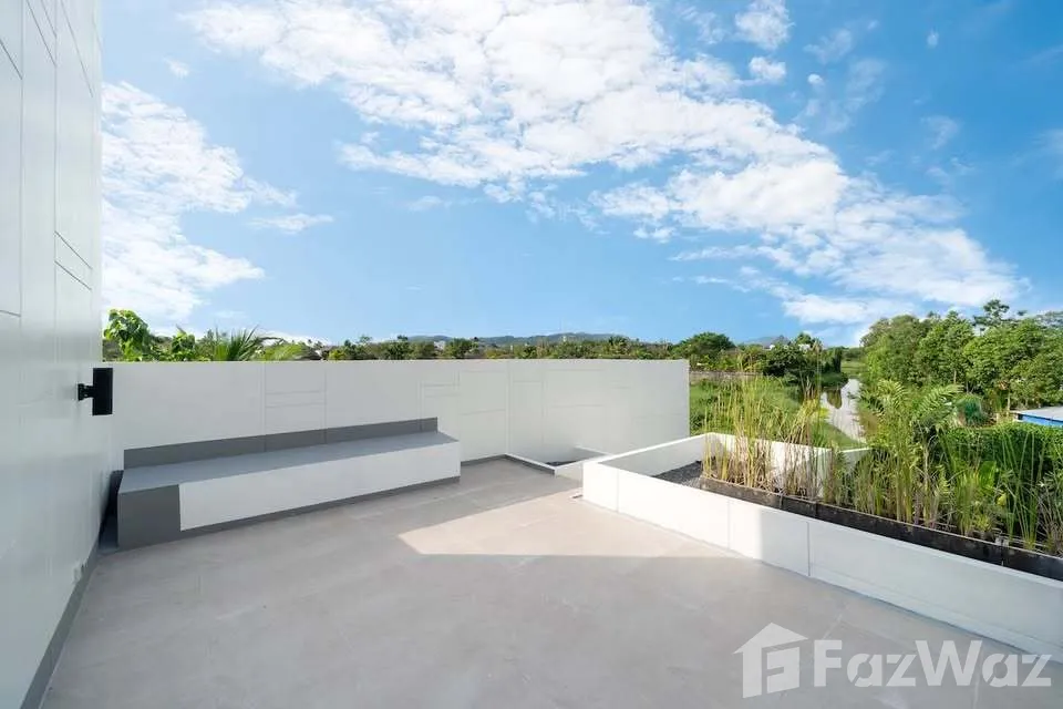 picture Renovated Villa | 3 beds 3 Baths | 10 mins drive to beach 1983021 - 12/27