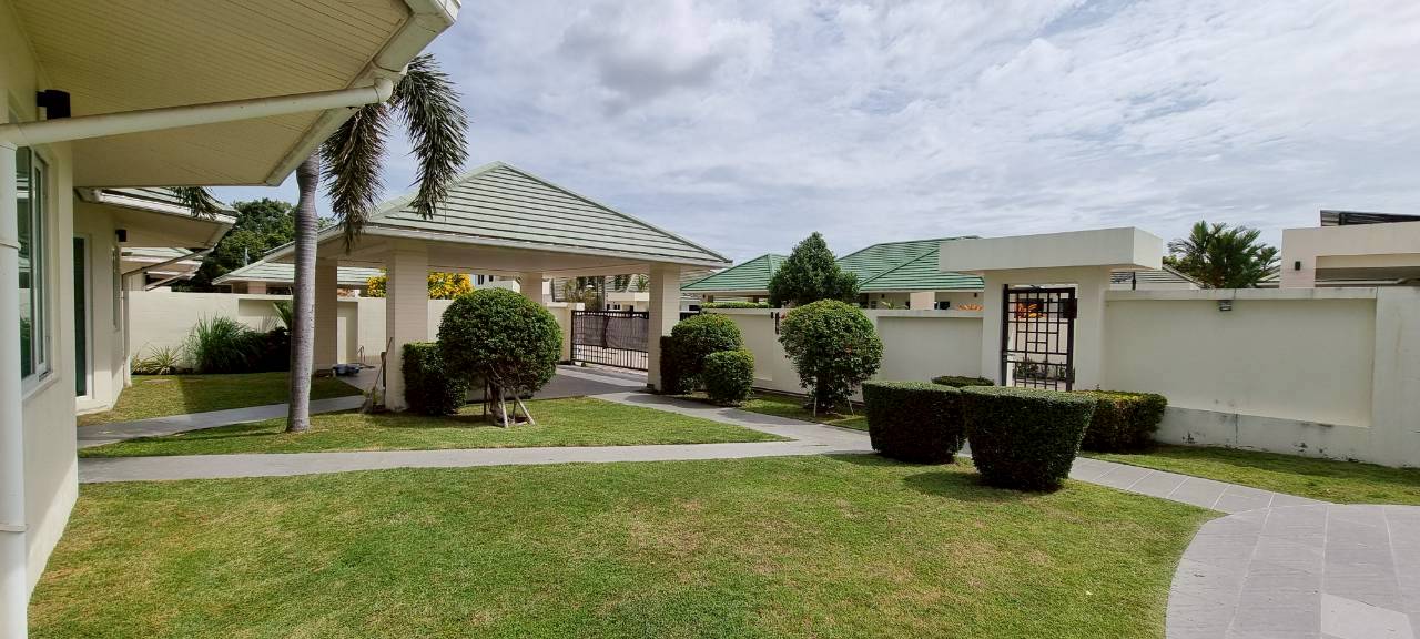 รูป Luxury 5-Bedroom Pool Villa for Rent in East Pattaya - รูปที่ 4/17
