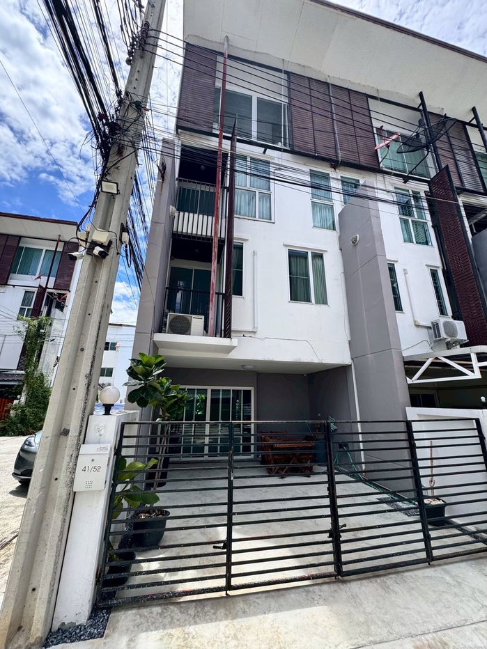 รูป ให้เช่าทาวน์โฮม 3.5 ชั้น ใกล้เซ็นทรัลแจ้งวัฒนะ - รูปที่ 1/16