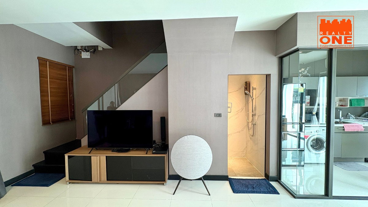รูป บ้านเลียบทางด่วน เอกมัย รามอินทรา Landmark เอกมัย-รามอินทรา Modern Luxury Townhome ตกแต่งอย่างดี พร้อมอยู่ - รูปที่ 9/27
