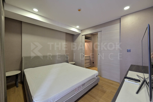 Klass Condo (Langsuan) near BTS Chit Lom Ready-to-move-in, Prime Location Condo