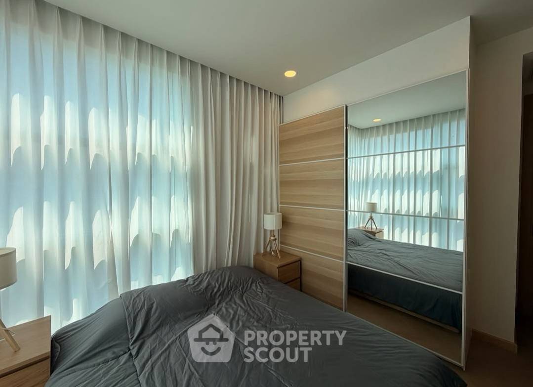 picture 122 Sqm 2-BR Chatrium Riverside Condominium Near BTS Saphan Taksin (ID 3177372) - 10/11