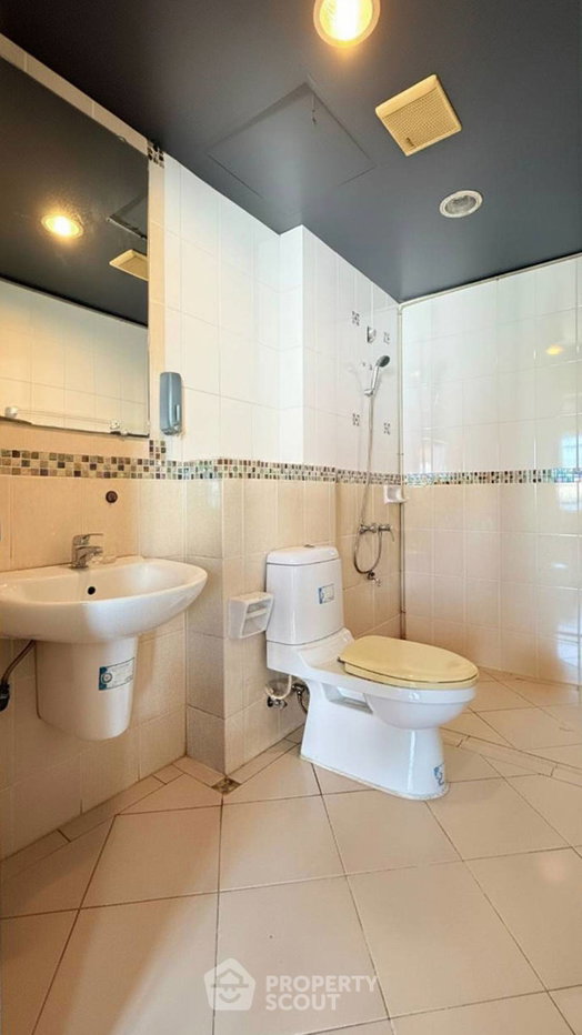 รูป ทาวน์เฮ้าส์ 3 ห้องนอน ขนาด 263 ตร.ม. ขายที่ Baan Klang Muang The Royal Monaco Srinakarin-Pattanakarn (ID 3174612) - รูปที่ 9/12