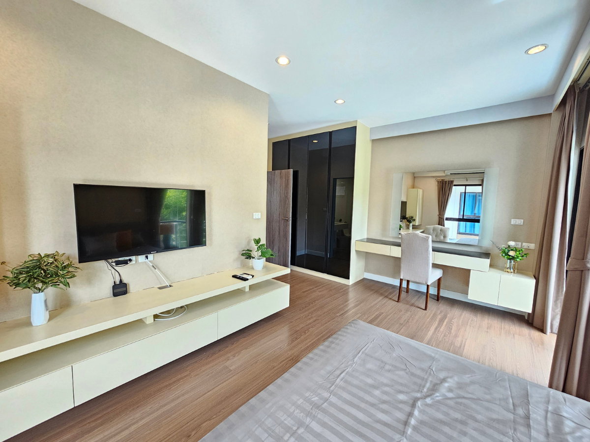 รูป 🏡✨ ให้เช่าบ้านเดี่ยวหรู 2 ชั้น | บ้านลุมพินี สวนหลวง ร.9 บ้านรีโนเวทใหม่ทั้งหลัง Fully Furnished พร้อมอยู่ บรรยากาศสงบ ใกล้โรงเรียนนานาชาติ - รูปที่ 5/16