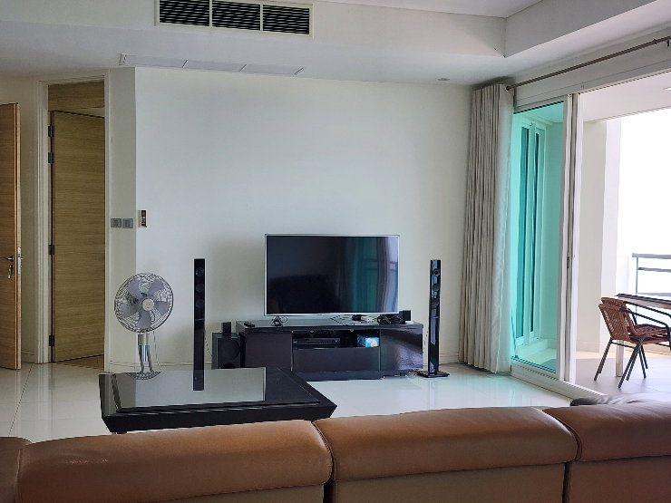 picture Reflection Jomtien – A high-end beachfront condo with breathtaking ocean views
- 17/24