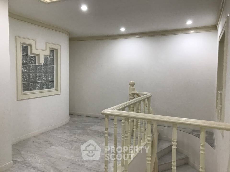 picture 3-BR 314 Sqm Thana Tower, 200m To MRT Bang Yi Khan (ID 3165393) - 16/19