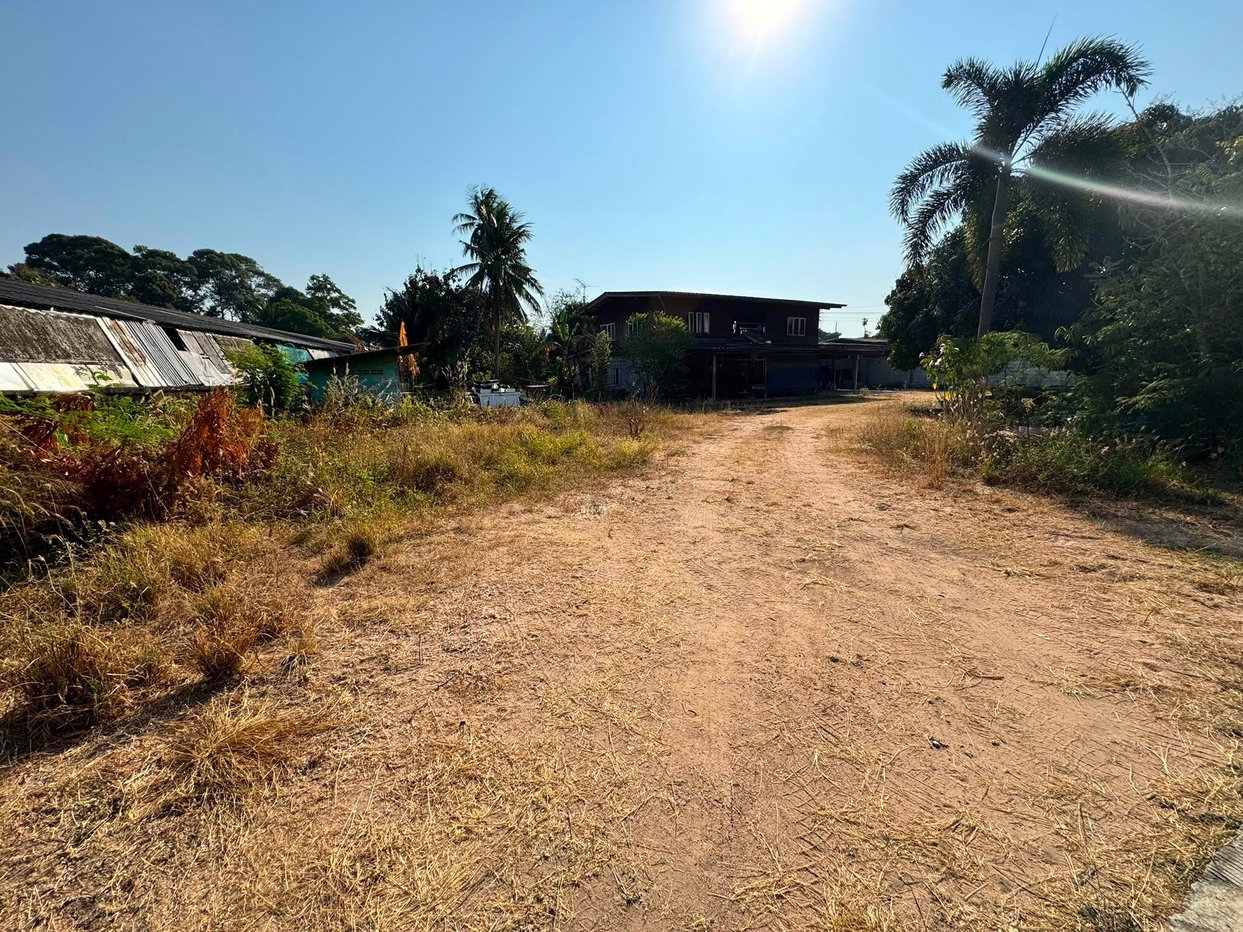 picture Land with Building for Sale Mabprachan Lake East Pattaya - 5/5