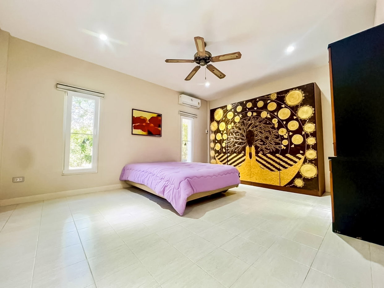 รูป High-End 3 Bedroom Pool Villa for Sale East Pattaya - รูปที่ 17/24