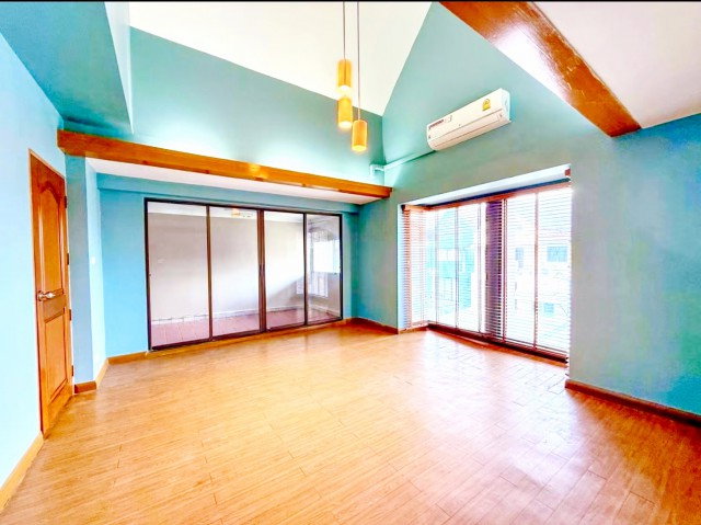 รูป เหม่งจ๋าย เช่าอาคาร 4ชั้น Town in Town ศรีวรา 6นอน 4น้ำ Central EastVille The Crystal ที่ดิน 43 ตร.ว. 500 ตร.ม. กว้าง 7.5 เมตร จอดรถ 8คัน - รูปที่ 3/8