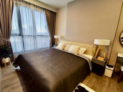Luxury condo for rent, beautiful Japanese-style room, Keen Center Sriracha.