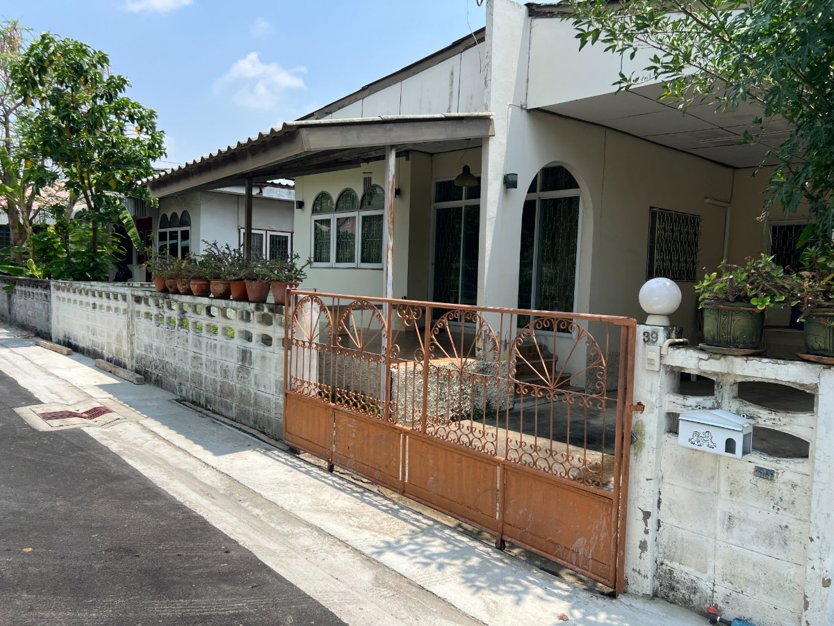 picture Single-Storey Detached House for Sale in a Prime Location - 2/4